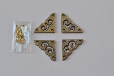 Antique Brass Finish Decorative Corner Set (4)